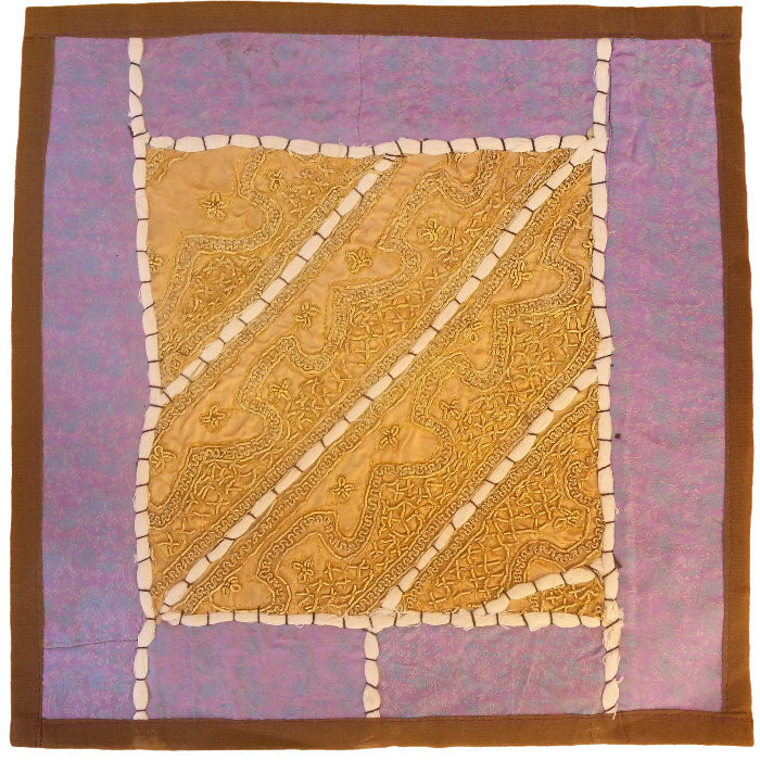 وسط میزی کوچک عسلی سرمه دوزی کد QUSER36
