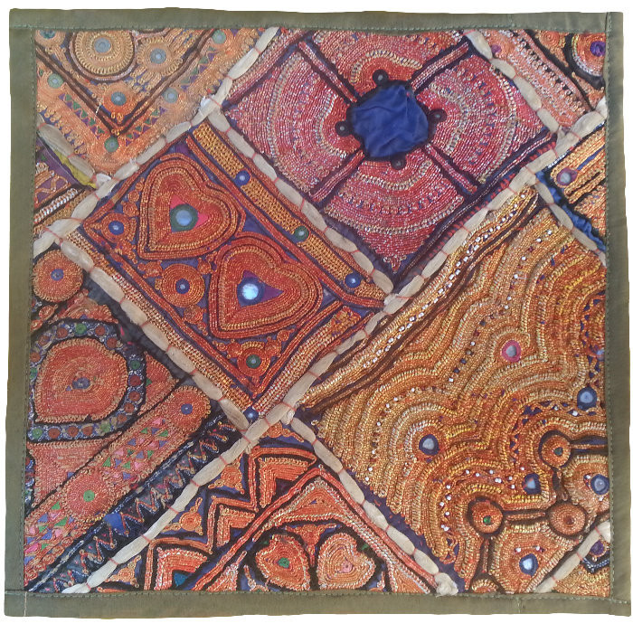 وسط میزی کوچک عسلی سوزن دوزی گلابتون کد QUZAR25