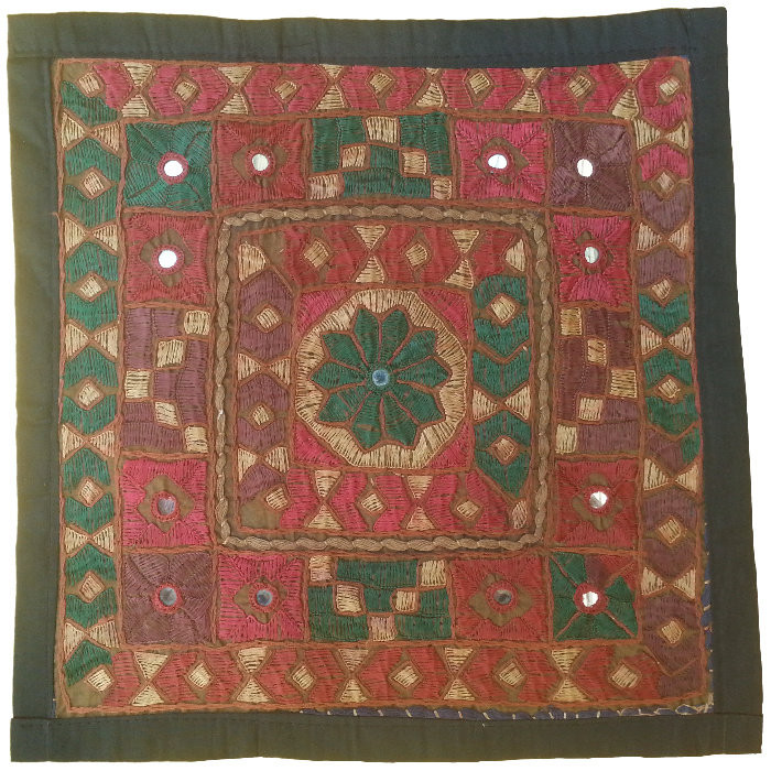 وسط میزی کوچک عسلی سوزن دوزی کد QUSOOZ59