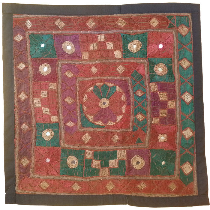 وسط میزی کوچک عسلی سوزن دوزی کد QUSOOZ63