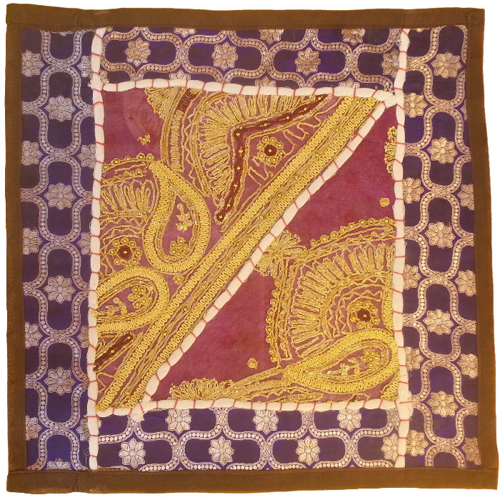 وسط میزی کوچک عسلی سرمه دوزی کد QUSER42