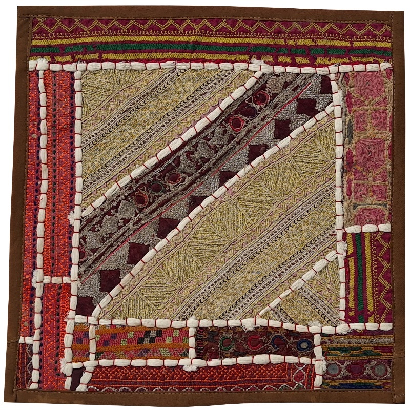 وسط میزی کوچک عسلی کهنه دوزی کد QUKOH50