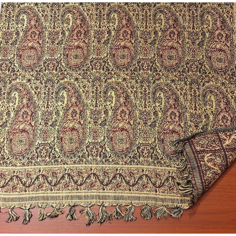 رومیزی مربع طرح ترمه دارباف کد TZAR15