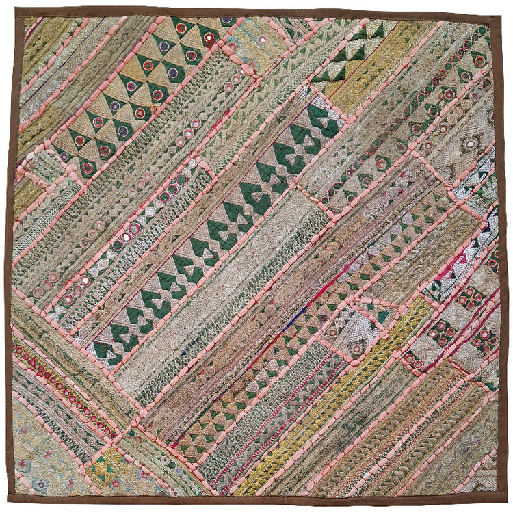 رومیزی سوزن دوزی مدل چهل تیکه کد MORKOH۱۶